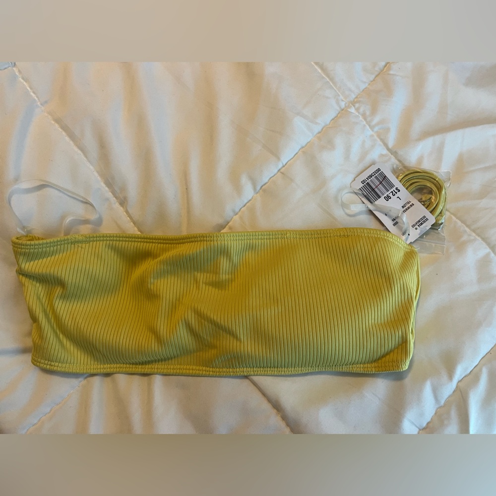 Forever 21 Yellow Swimwear top with optional neck strap. NWT. Size Large.